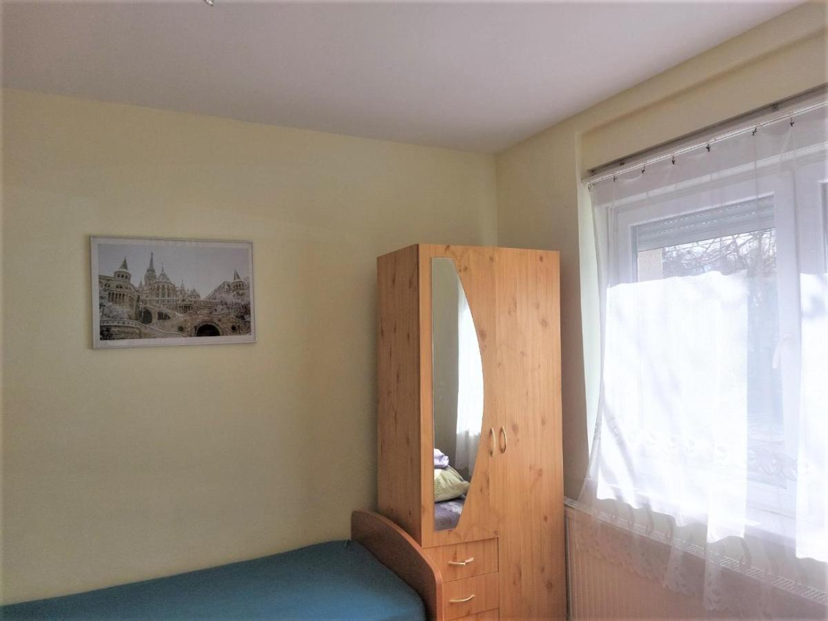 Red Locomotive Apartment Budapesta Exterior foto
